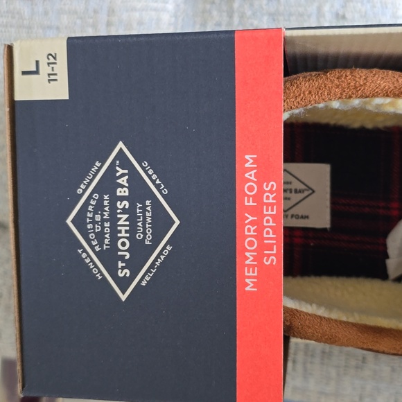 ST. JOHN'S BAY MENS TAN MEMORY FOAM SLIPPERS SIZE LARGE 11-12 - Picture 3 of 10